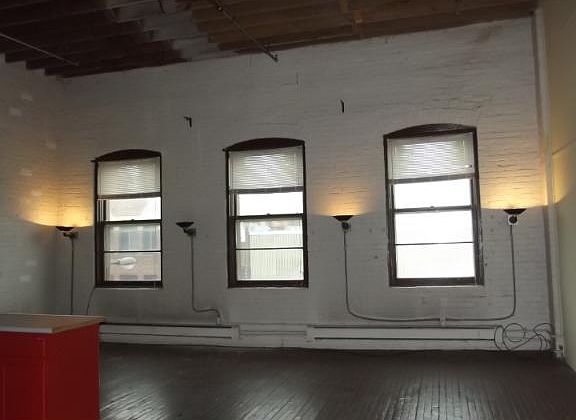 5th image of 330 9th St E APT 305