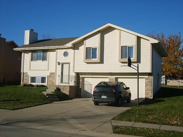 1st image of 5410 N 130th St