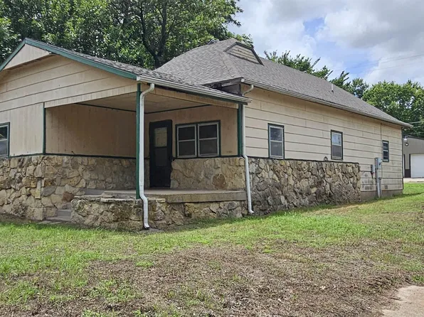 1525 N 7th St, Arkansas City, KS 67005