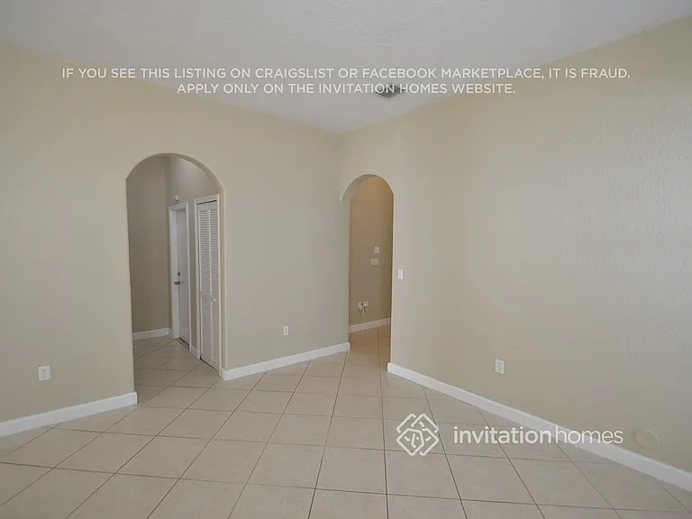 18301 NW 89th Ave — Photo 3