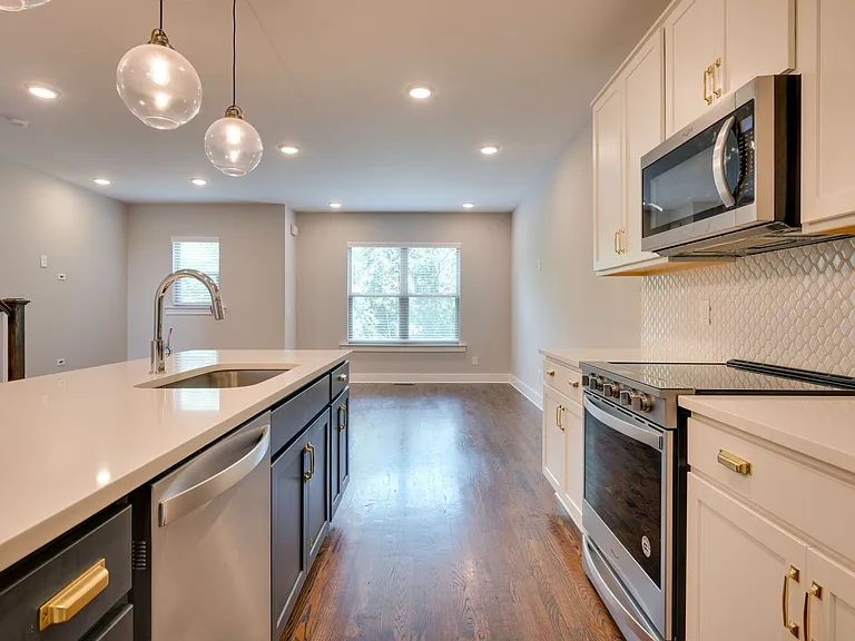 231 Thompson Park Dr — Photo 12