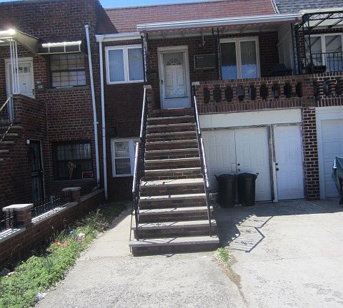 4th image of 1840 E 53rd St