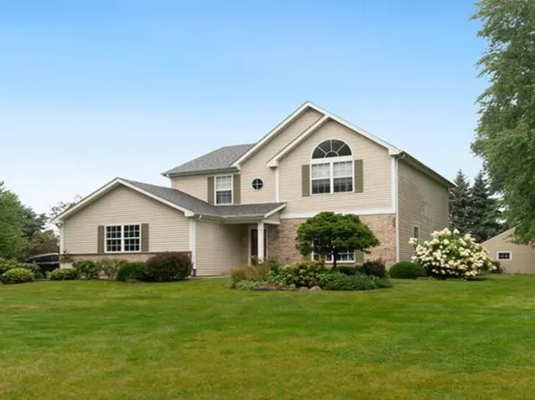 17293 Poplar Grove Rd, Poplar Grove, IL 61065