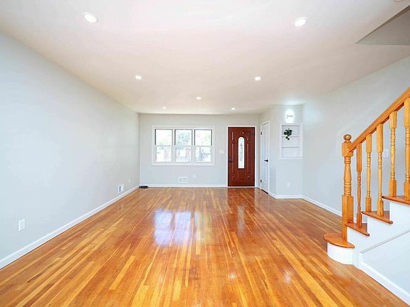 5th image of 345 Chesterton Ave