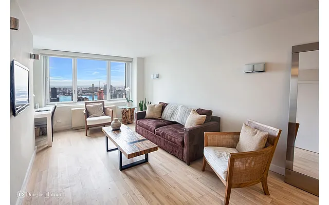 Rented by Douglas Elliman | media 8