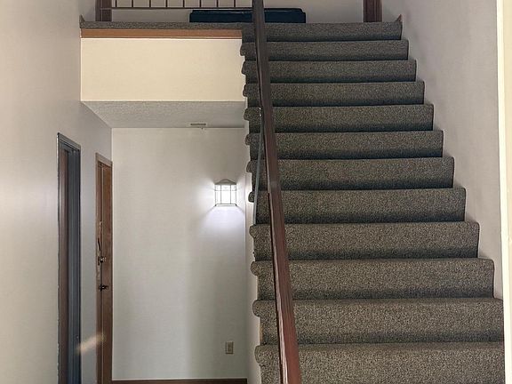 3rd image of 6240 Magda Dr Unit D