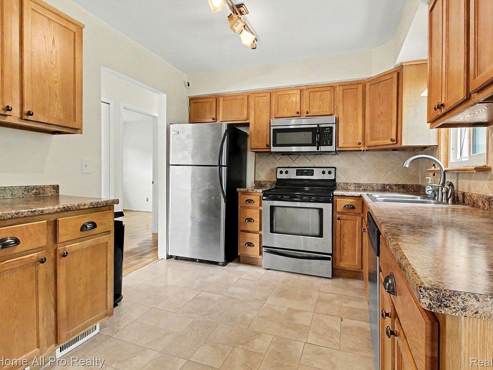 14242 Park St, photo 10