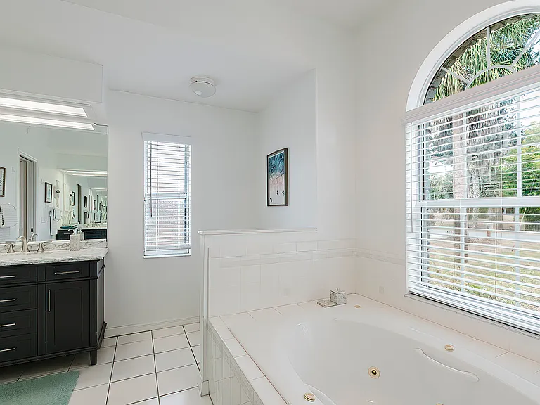 240 N Country Club Dr — Photo 29