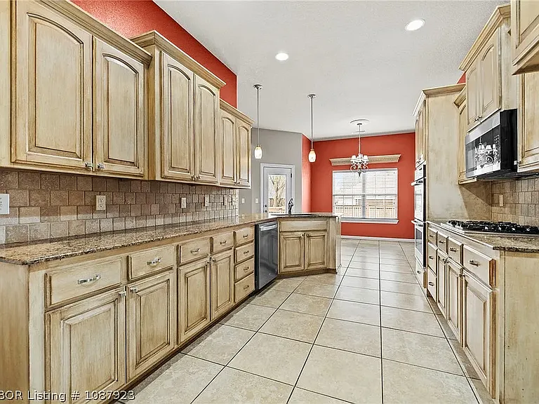 124 Signature Dr — Photo 6