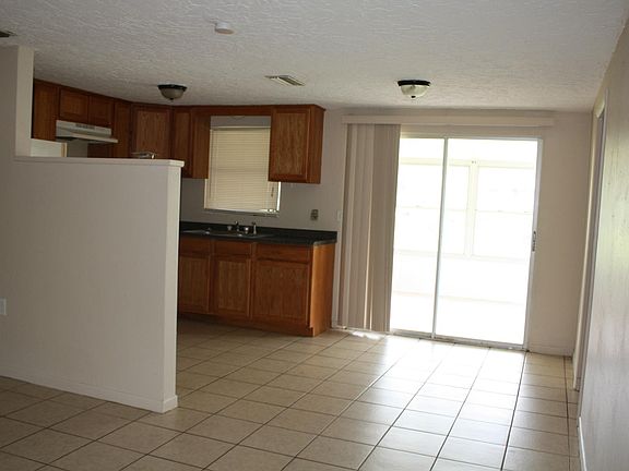 5th image of 105 S Barbour St