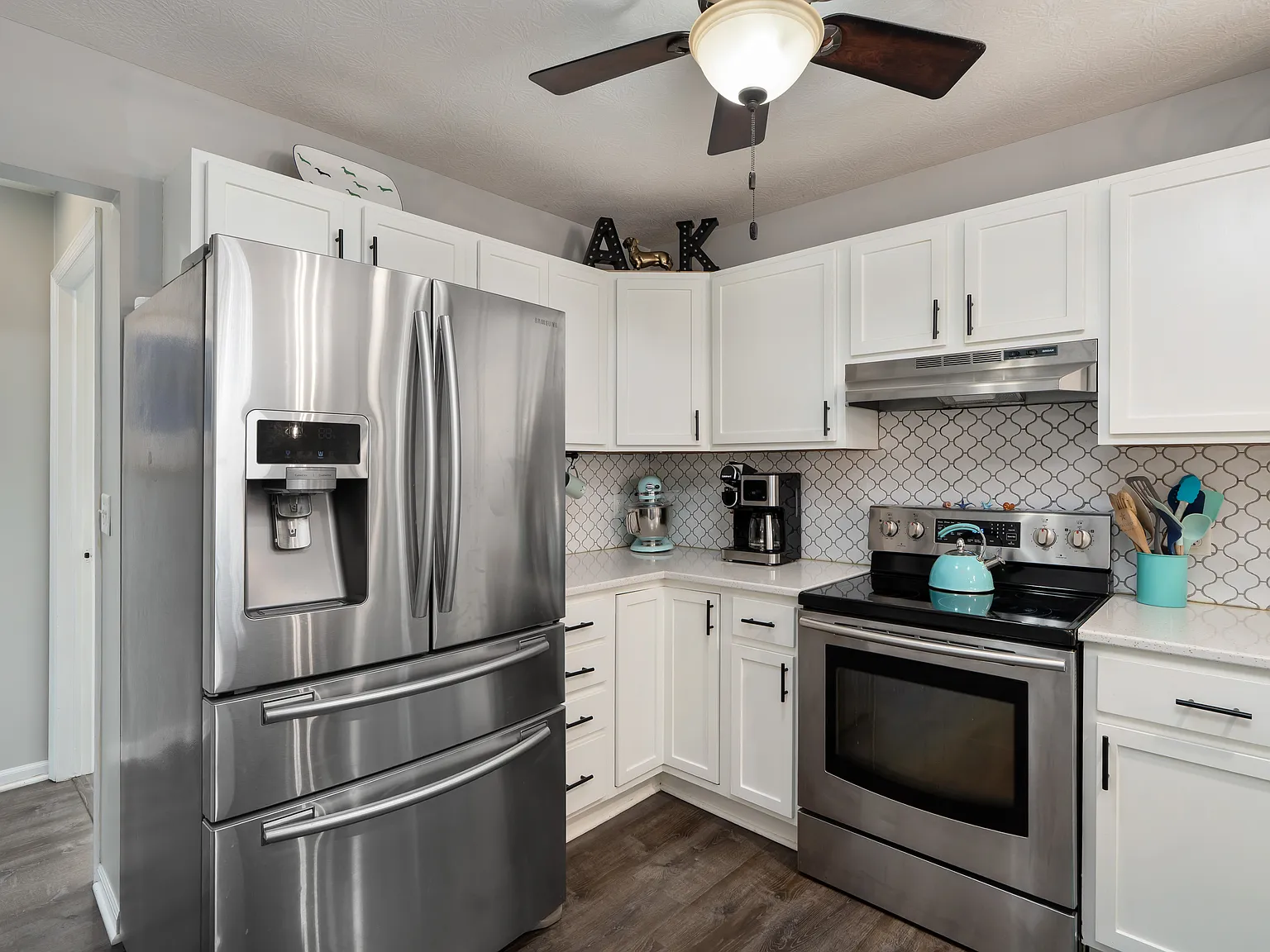 3 bed, 2.5 bath, 1680 sqft, $2,800 — Photo 2