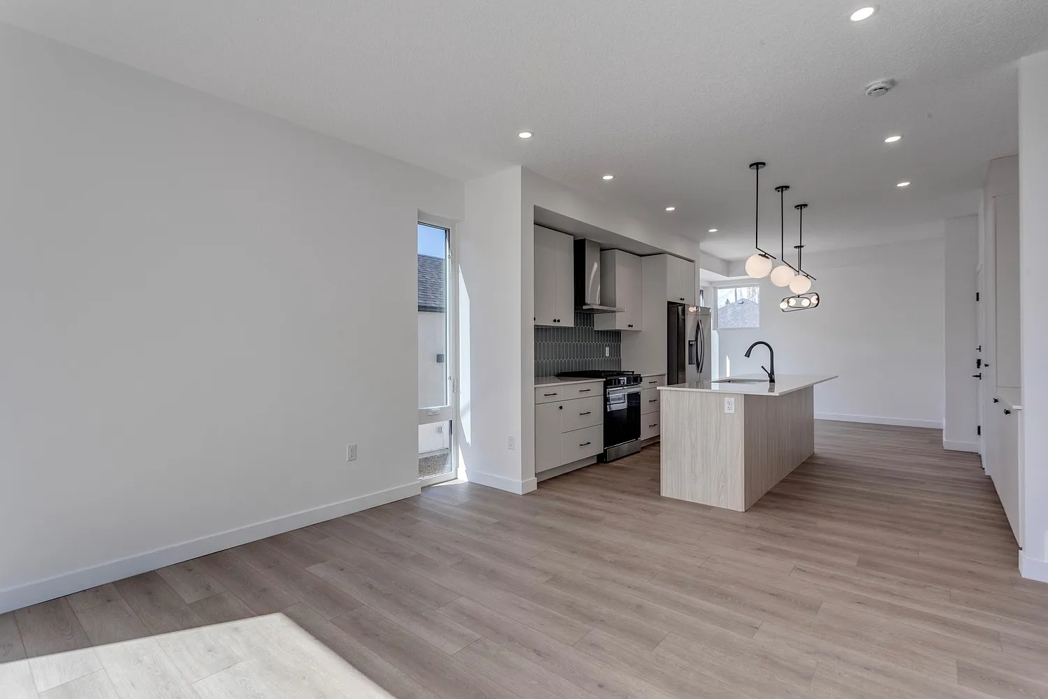 Glenora 8 Plex — Photo 3
