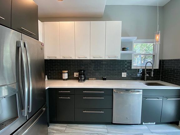 4th image of 419 E Oakwood Blvd