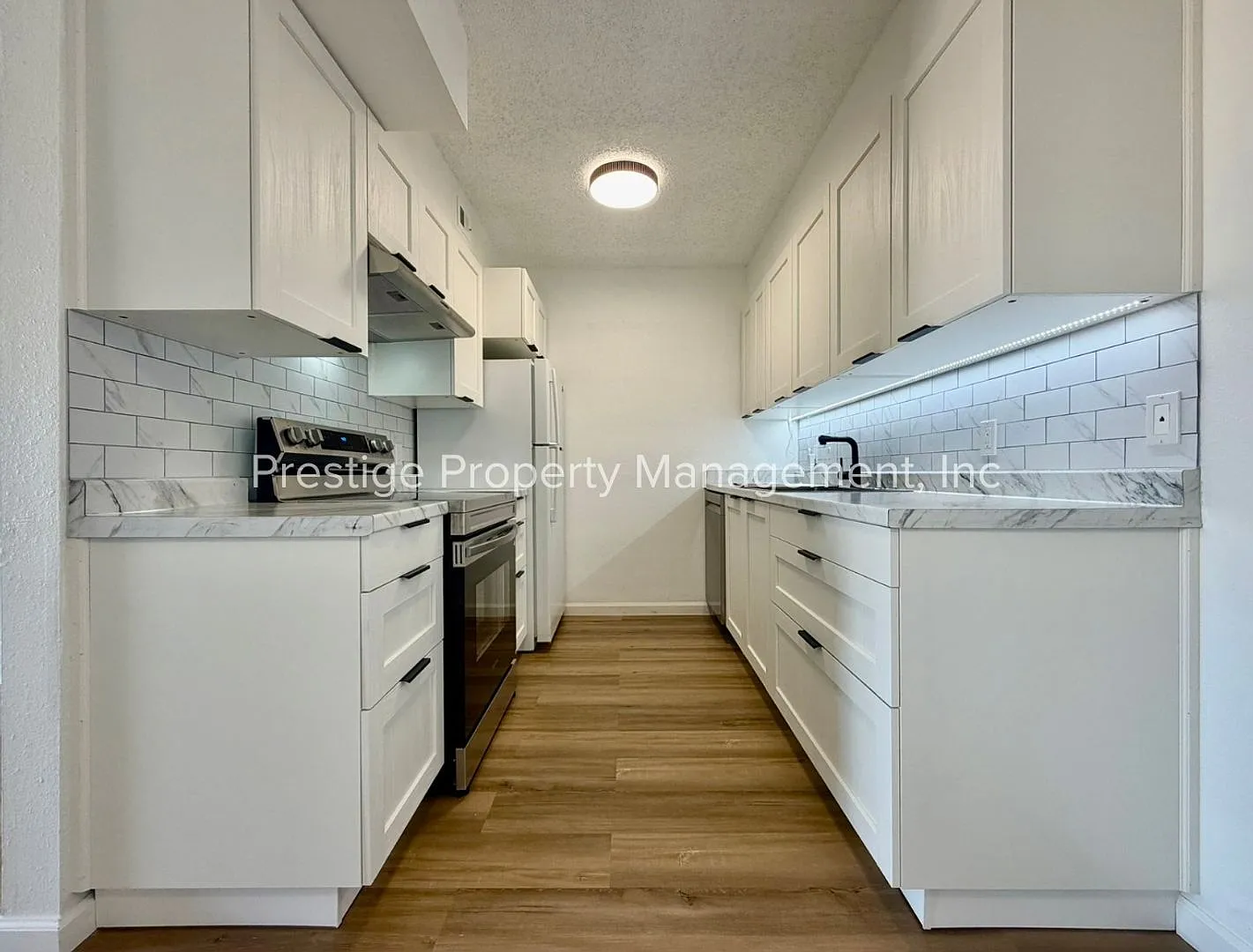 FULLY Remodeled and Cute NorthWest Condo With Everything You Need — Photo 1