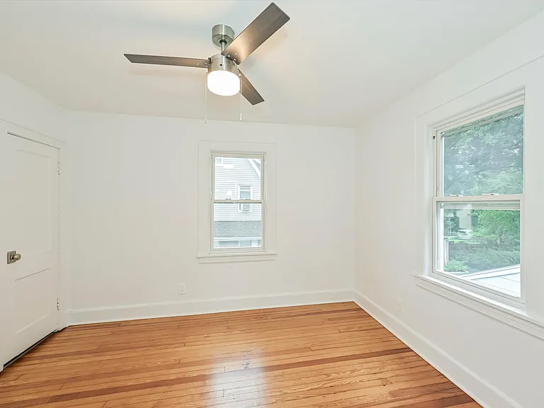 230 W Madison Ave #2 — Photo 9