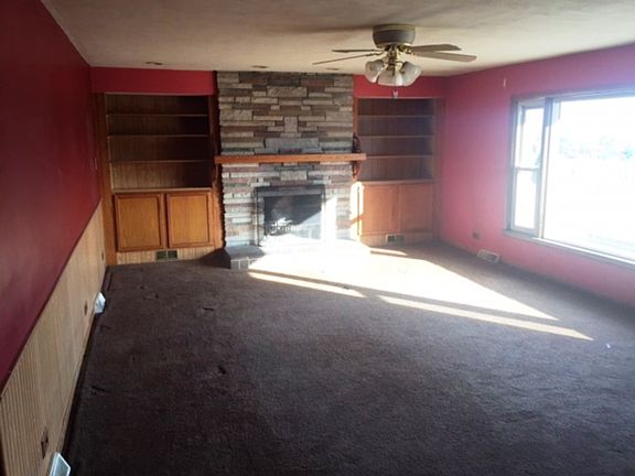 3rd image of 8124 W 91st Pl
