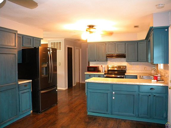 2nd image of 301 N Sycamore St