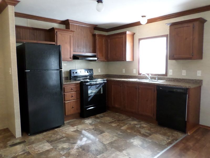 2nd image of 1433 Rushmore Blvd E