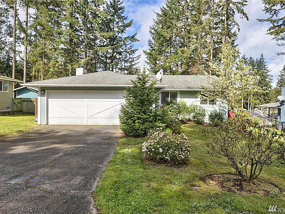 2nd image of 3900 Celeste Ct SE