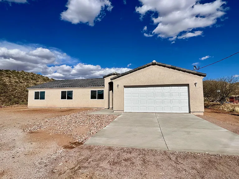 1563 Ovalo Ct — Photo 2