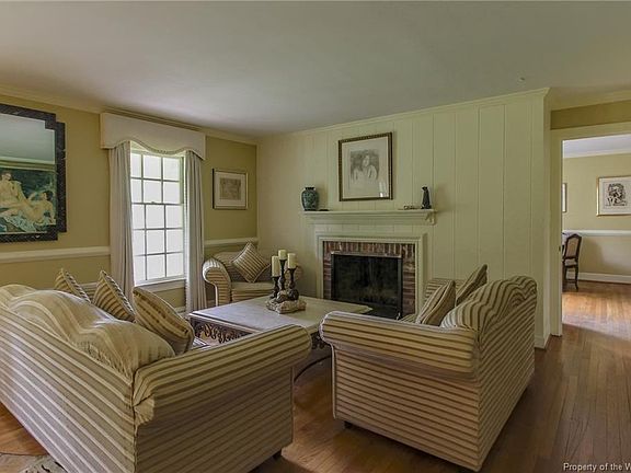 4th image of 286 E Queens Dr