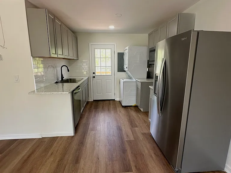 1101 Summit Ave #C — Photo 7