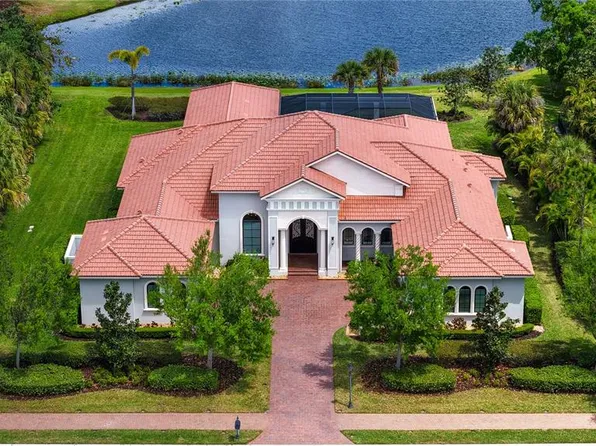 4127 Founders Club Dr, Sarasota, FL 34240