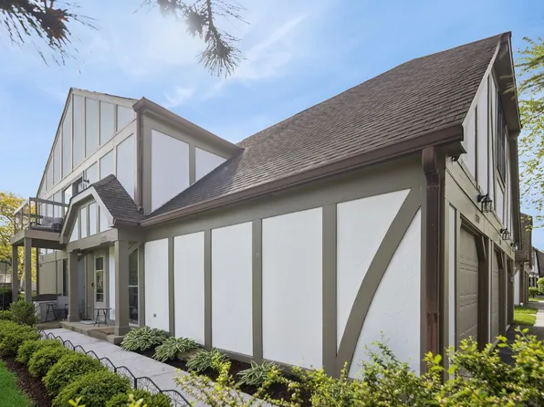 7339 Canterbury Pl #7339, Downers Grove, IL 60516