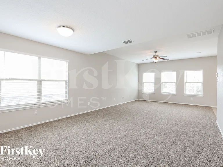 3003 Candleside Dr — Photo 3