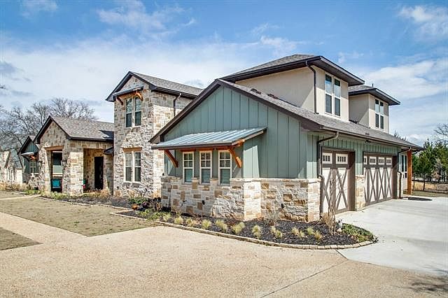 2nd image of 6931 Hickory Hill Cir