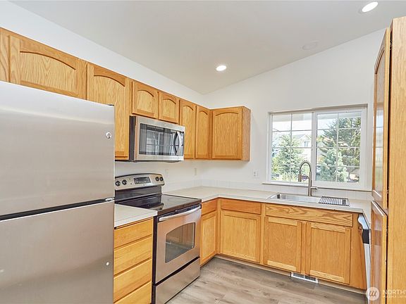 5th image of 6804 E 132nd Street Ct