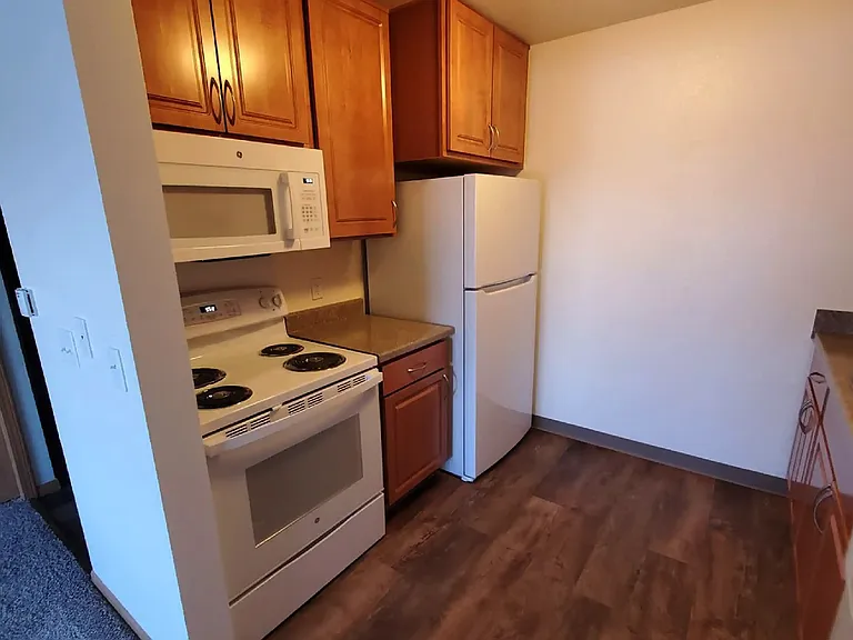 1401 & 1501 Crestview Dr #1401 — Photo 6