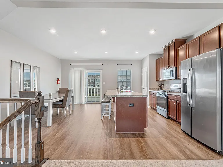 205 Dalton Dr — Photo 13
