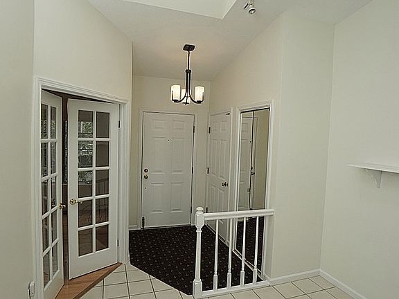 5th image of 1681 Maple Rd APT B