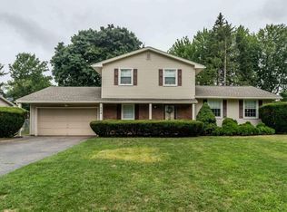 204 Stone Fence Rd, Rochester, NY 14626