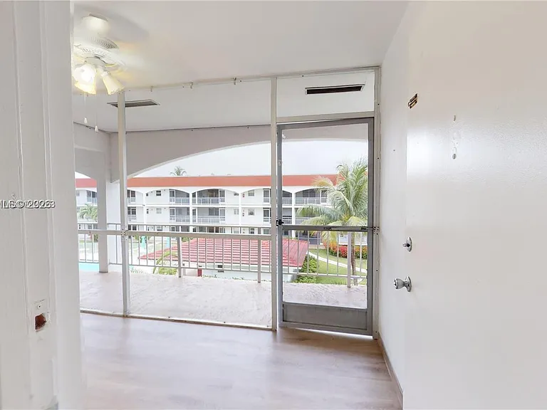 580 Egret Dr #302 — Photo 14