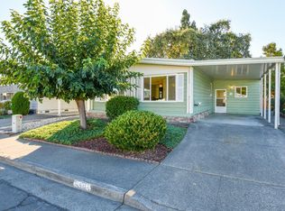 90 Westgate Cir, Santa Rosa, CA 95401
