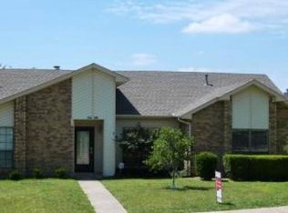 2028 Oakbluff Dr, Carrollton, TX 75007