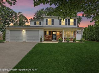 4 Garden Way, Howell, NJ 07731