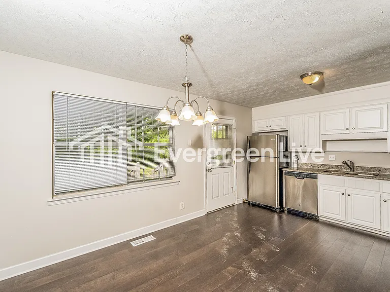 2525 Carmel Rd — Photo 3