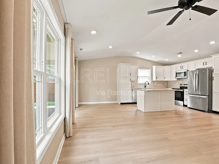 11017 Meadow Run Rd — Photo 3