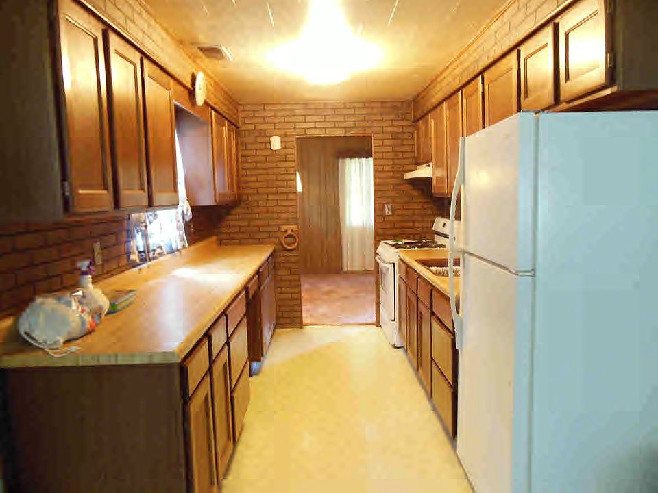 2nd image of 7 S Stewart St
