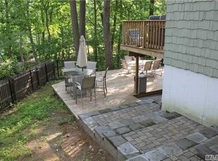 19 Birch Hill Rd, Mount Sinai, NY 11766