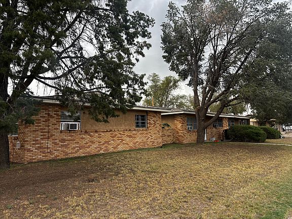 2nd image of 1301 Meadow Ln