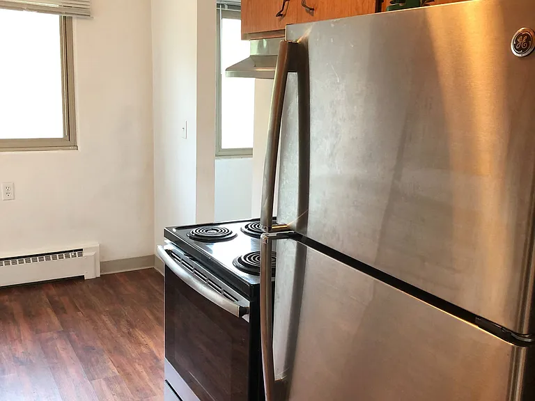 Carroll Court Apartments — Photo 39