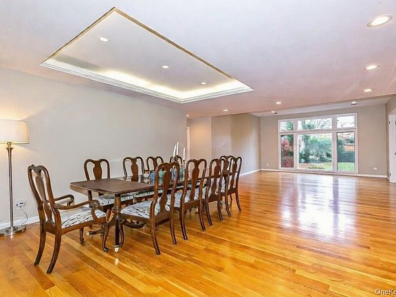 5th image of 79 Meadow Woods Road