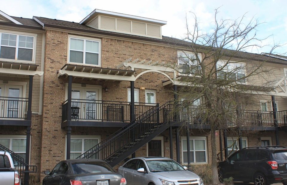 1st image of 1725 Harvey Mitchell Pkwy S APT 225