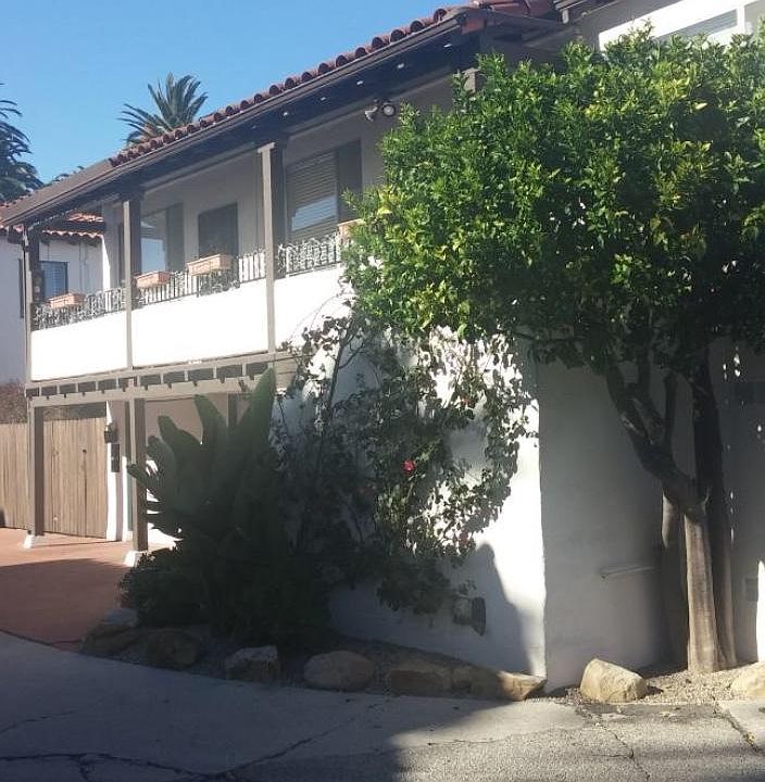 Rear where unit is located - you can see the Beach from your