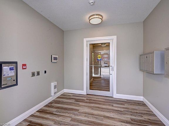 2nd image of 33 Murray Ct #2