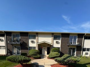 8804 Golf Rd APT 2F, Des Plaines, IL 60016